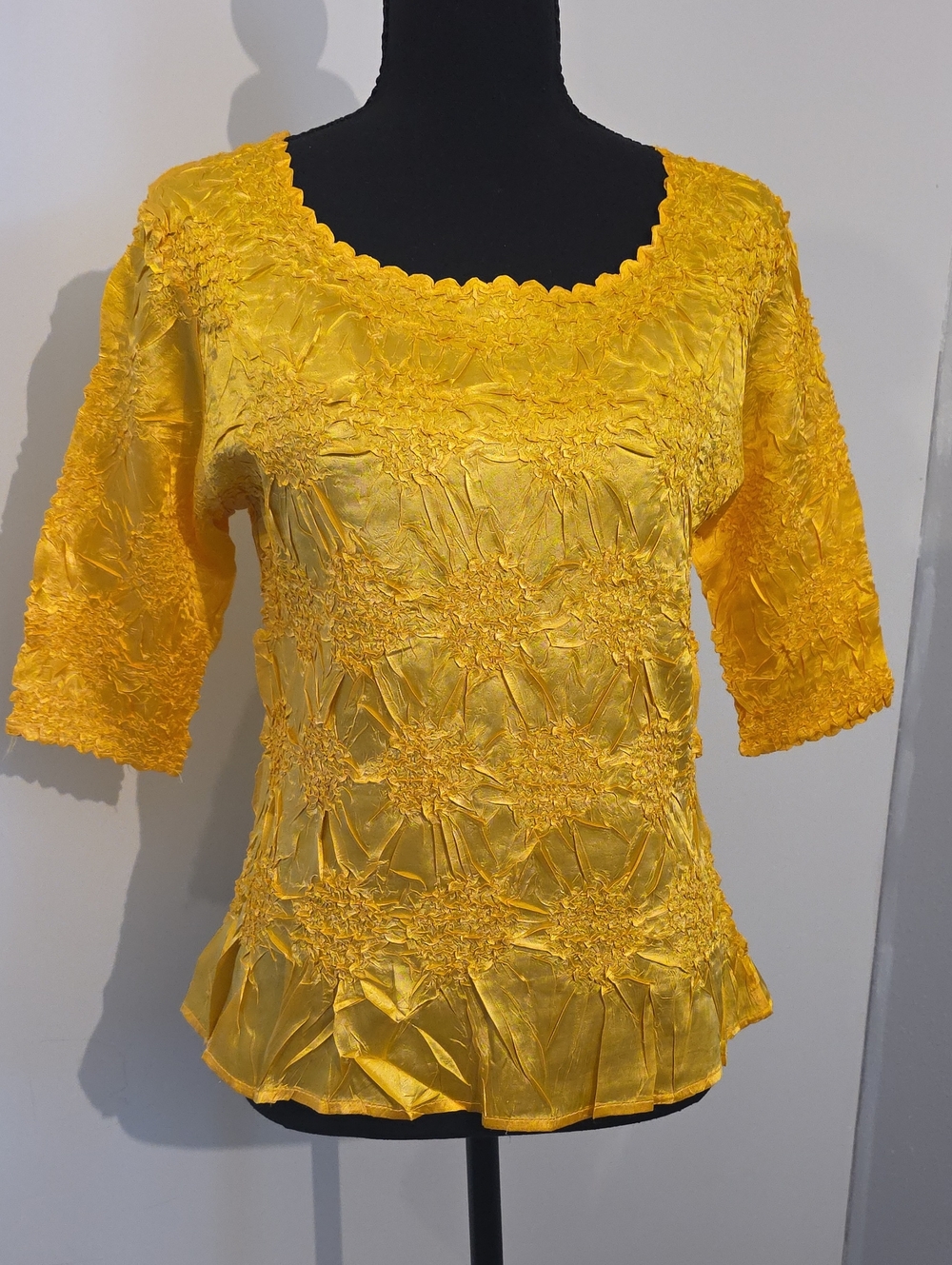 Christina Gold Yellow Magic Bubble Popcorn Top Blouse Crinkle Pleated PXL